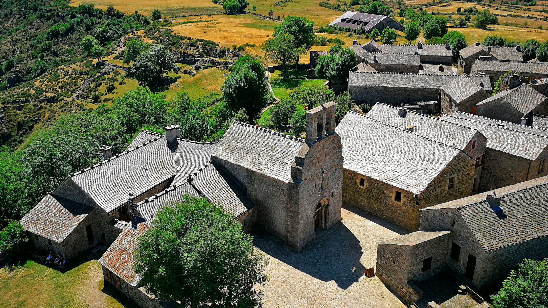 Au Portaou - Village médiéval Garde Guérin